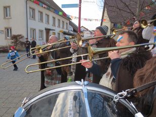 Fasnacht Samstag Das Standardprogramm für den Fasnachtssamstag: Bobbycar Rennen in Altenburg, am Abend Monsterkonzert in Lottstetten.