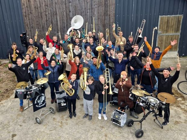 Tonaufnahmen im Retschhaldenhof Nach 8 Jahren war es wieder soweit: Recording Time für 8 unserer Lieder. Dieses Mal da keine andere Location verfügbar...
